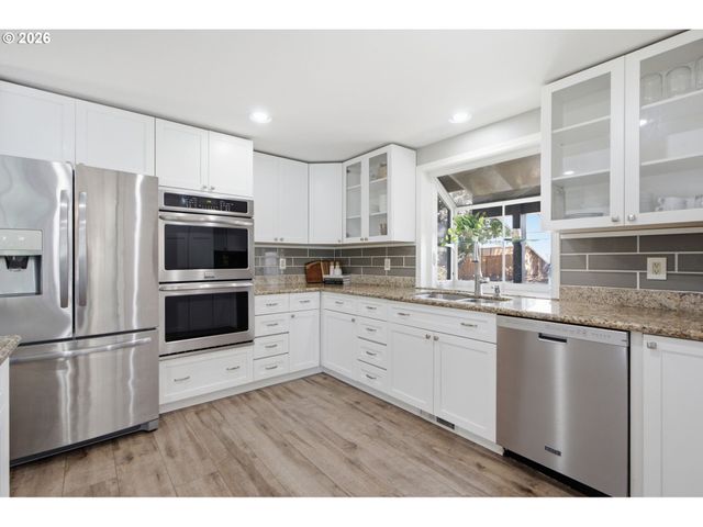 22160 Se MARK Rd, Damascus, OR 97089