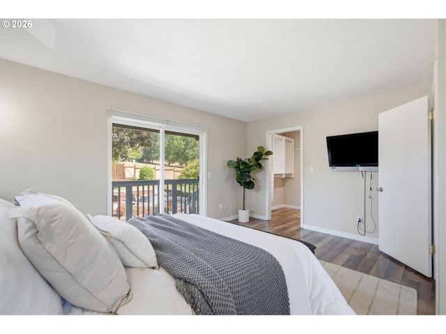 22160 Se MARK Rd, Damascus, OR 97089