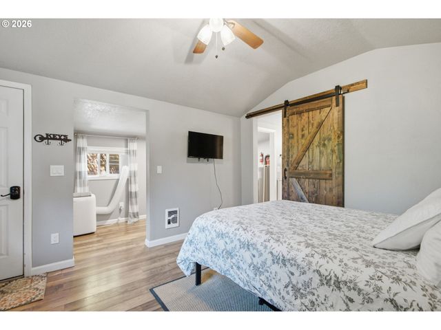 22160 Se MARK Rd, Damascus, OR 97089