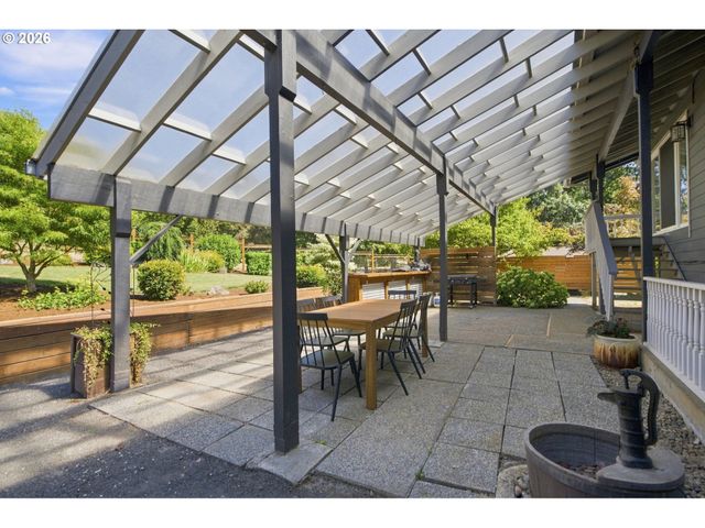 22160 Se MARK Rd, Damascus, OR 97089