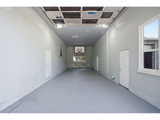 22160 Se MARK Rd, Damascus, OR 97089