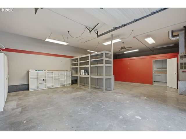 22160 Se MARK Rd, Damascus, OR 97089