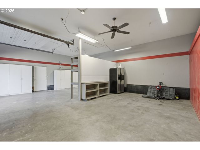22160 Se MARK Rd, Damascus, OR 97089