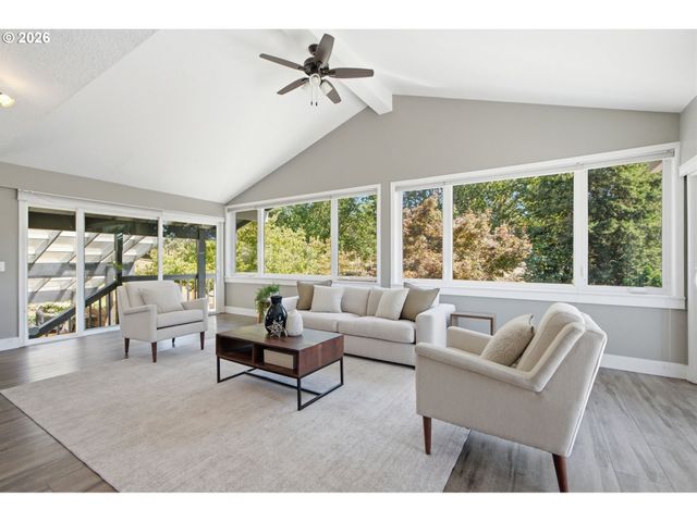 22160 Se MARK Rd, Damascus, OR 97089