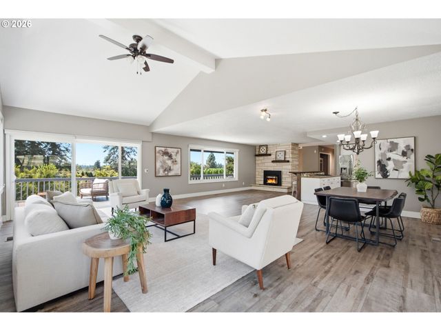 22160 Se MARK Rd, Damascus, OR 97089