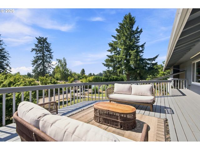 22160 Se MARK Rd, Damascus, OR 97089