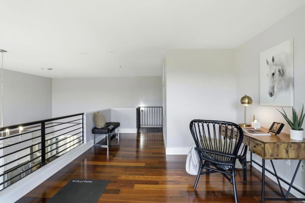 Image 14 of property listing at 800 N 8th Street 305, San Jose, CA 95112