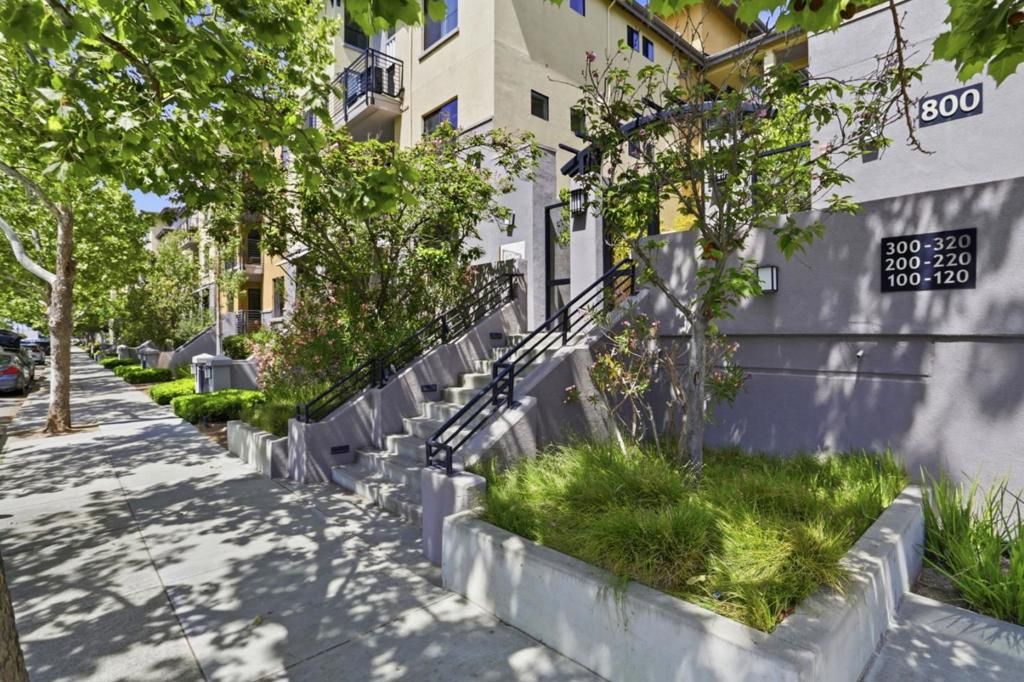 Image 32 of property listing at 800 N 8th Street 305, San Jose, CA 95112