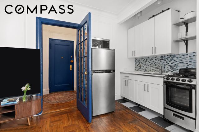 205 E 10th St Apt 6E, New York City, NY 10003