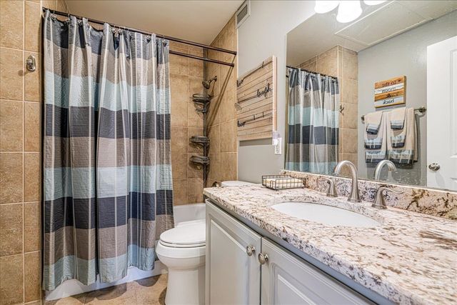 655 S Riverside Dr Apt 202, Memphis, TN 38103