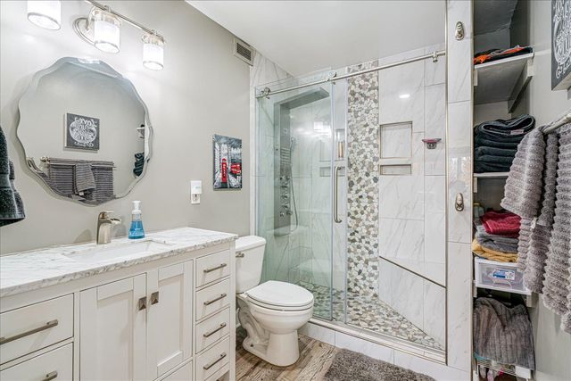 655 S Riverside Dr Apt 202, Memphis, TN 38103