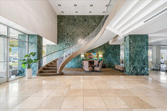 655 S Riverside Dr Apt 202, Memphis, TN 38103