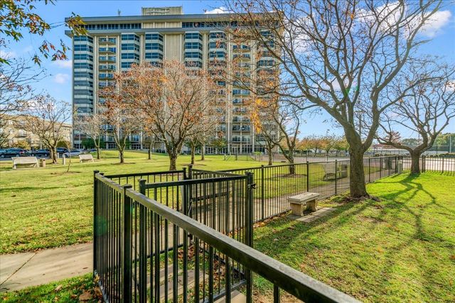 655 S Riverside Dr Apt 202, Memphis, TN 38103