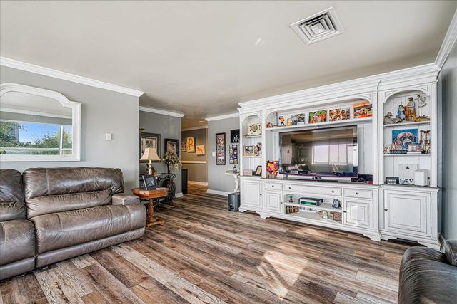 655 S Riverside Dr Apt 202, Memphis, TN 38103