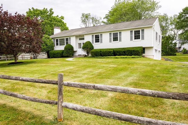 5 Millbank Road, Poughkeepsie, NY 12603