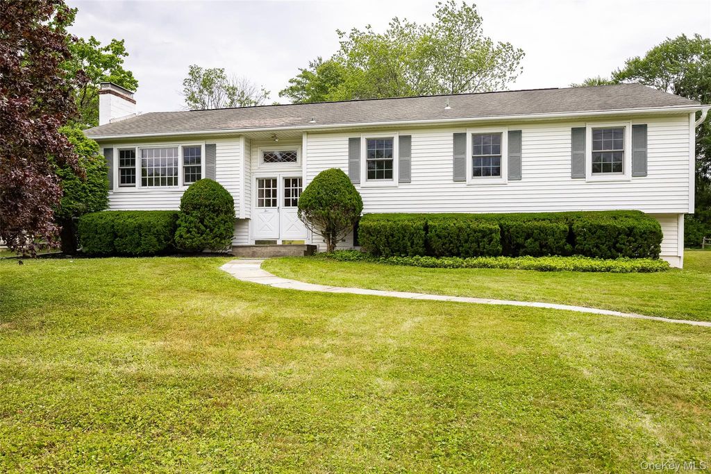 5 Millbank Road, Poughkeepsie, NY 12603