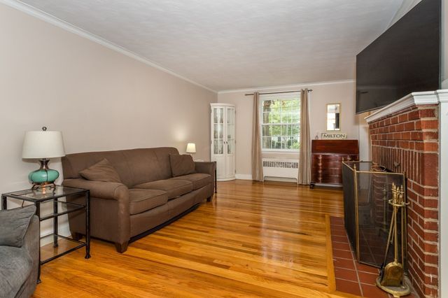 133 Gulliver St, Milton, MA 02186