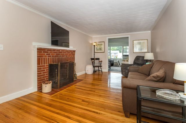 133 Gulliver St, Milton, MA 02186
