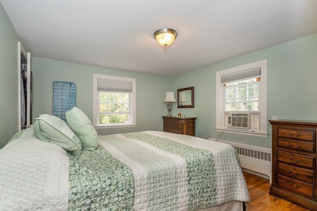 133 Gulliver St, Milton, MA 02186