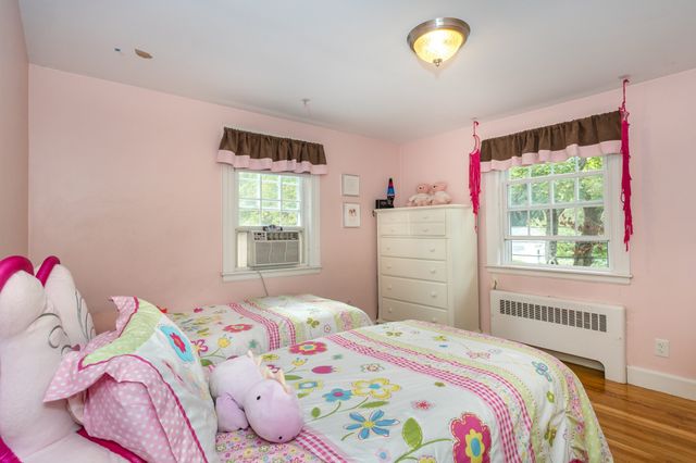 133 Gulliver St, Milton, MA 02186
