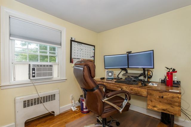 133 Gulliver St, Milton, MA 02186