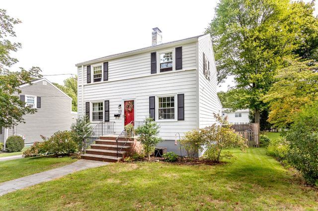 133 Gulliver St, Milton, MA 02186
