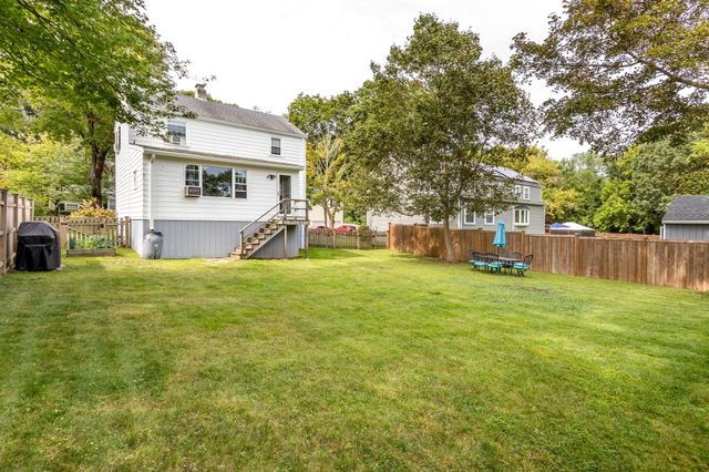 133 Gulliver St, Milton, MA 02186