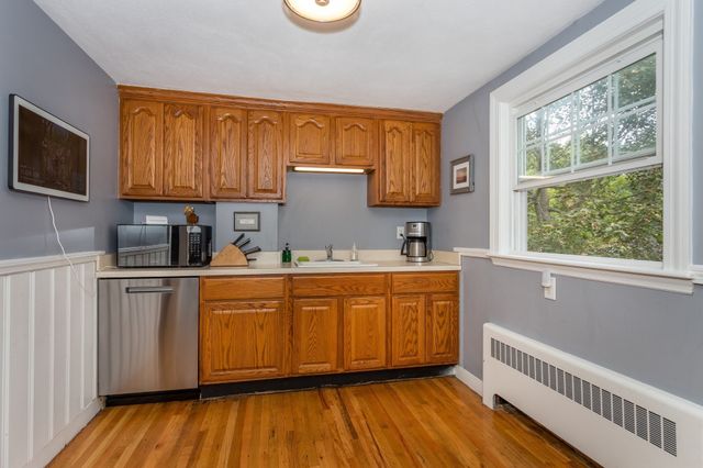 133 Gulliver St, Milton, MA 02186
