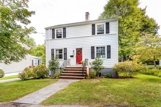 133 Gulliver St, Milton, MA 02186