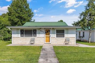 904 Ridge Rd, Maryville, TN 37803