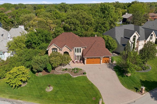8701 LAKE RIDGE Drive, Darien, IL 60561