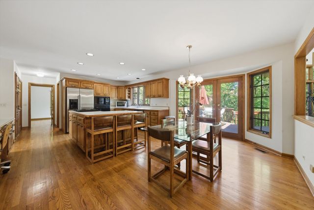 8701 LAKE RIDGE Drive, Darien, IL 60561