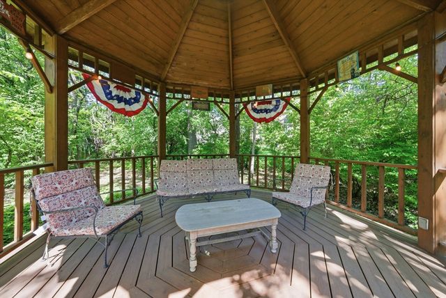 8701 LAKE RIDGE Drive, Darien, IL 60561