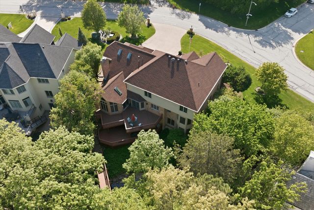 8701 LAKE RIDGE Drive, Darien, IL 60561
