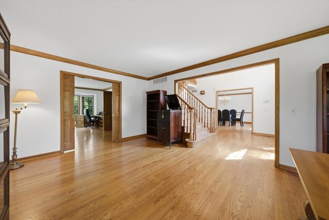 8701 LAKE RIDGE Drive, Darien, IL 60561