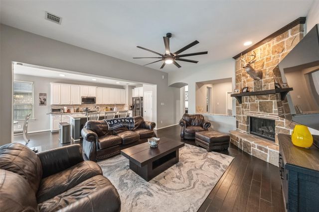 8109 Threadtail Street, Conroe, TX 77385