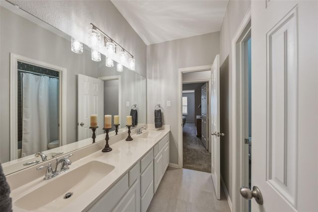 8109 Threadtail Street, Conroe, TX 77385