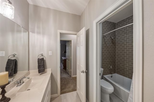 8109 Threadtail Street, Conroe, TX 77385