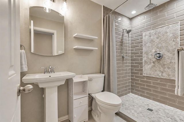 8109 Threadtail Street, Conroe, TX 77385