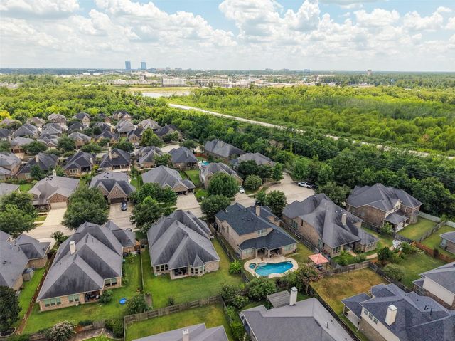 8109 Threadtail Street, Conroe, TX 77385