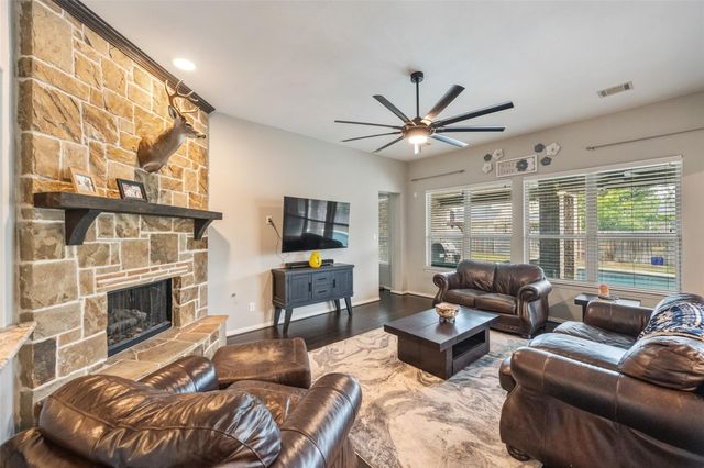 8109 Threadtail Street, Conroe, TX 77385