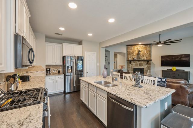 8109 Threadtail Street, Conroe, TX 77385