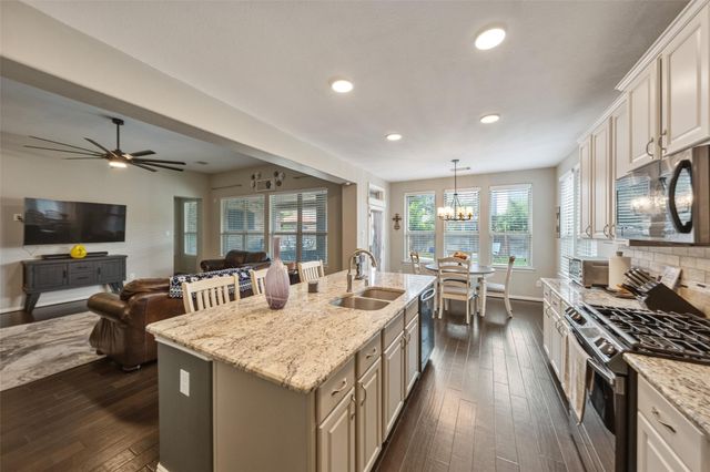 8109 Threadtail Street, Conroe, TX 77385