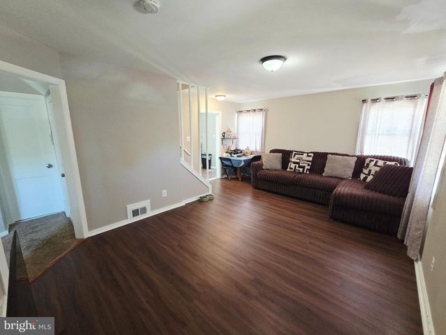 5112 72ND PL, Hyattsville, MD 20784
