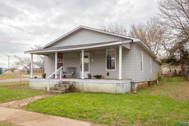 1001 Sterling Blvd, Sheffield, AL 35660