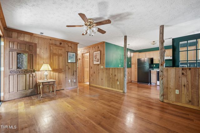 307 Ollis Bowers Hill Road, Kingsport, TN 37664