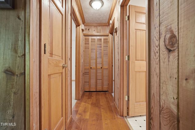 307 Ollis Bowers Hill Road, Kingsport, TN 37664