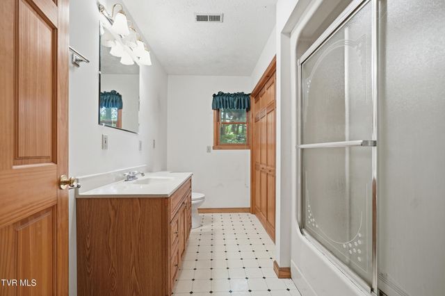 307 Ollis Bowers Hill Road, Kingsport, TN 37664