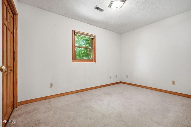 307 Ollis Bowers Hill Road, Kingsport, TN 37664