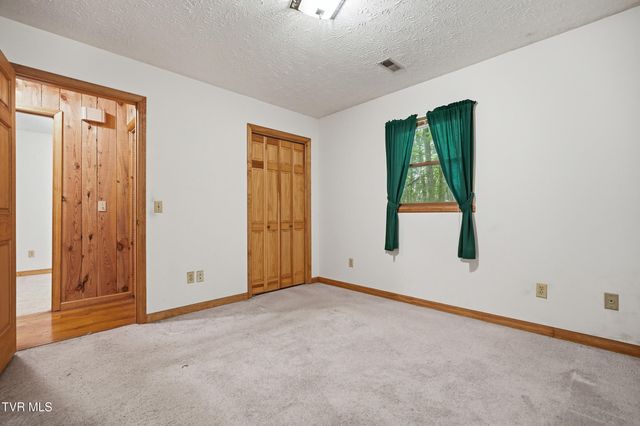 307 Ollis Bowers Hill Road, Kingsport, TN 37664